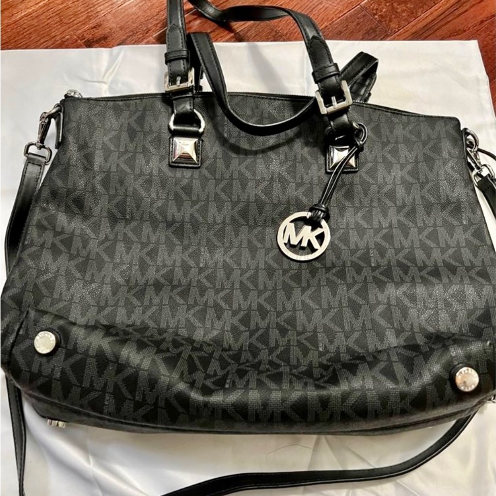 Michael Kors tote, barely used
